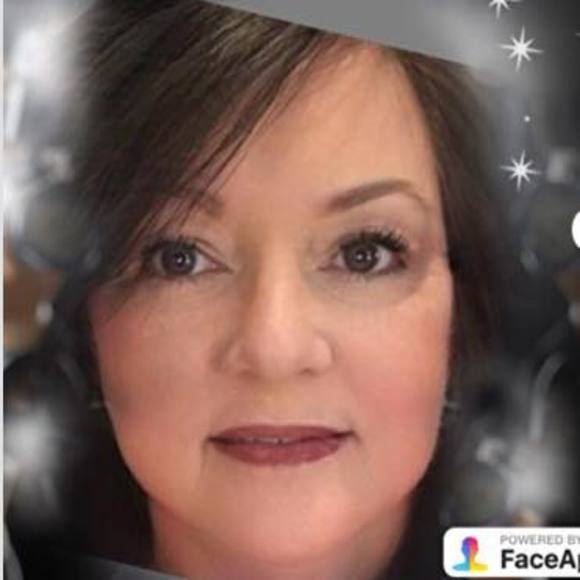 Meet your Posher, Renee - Picture 1 of 1